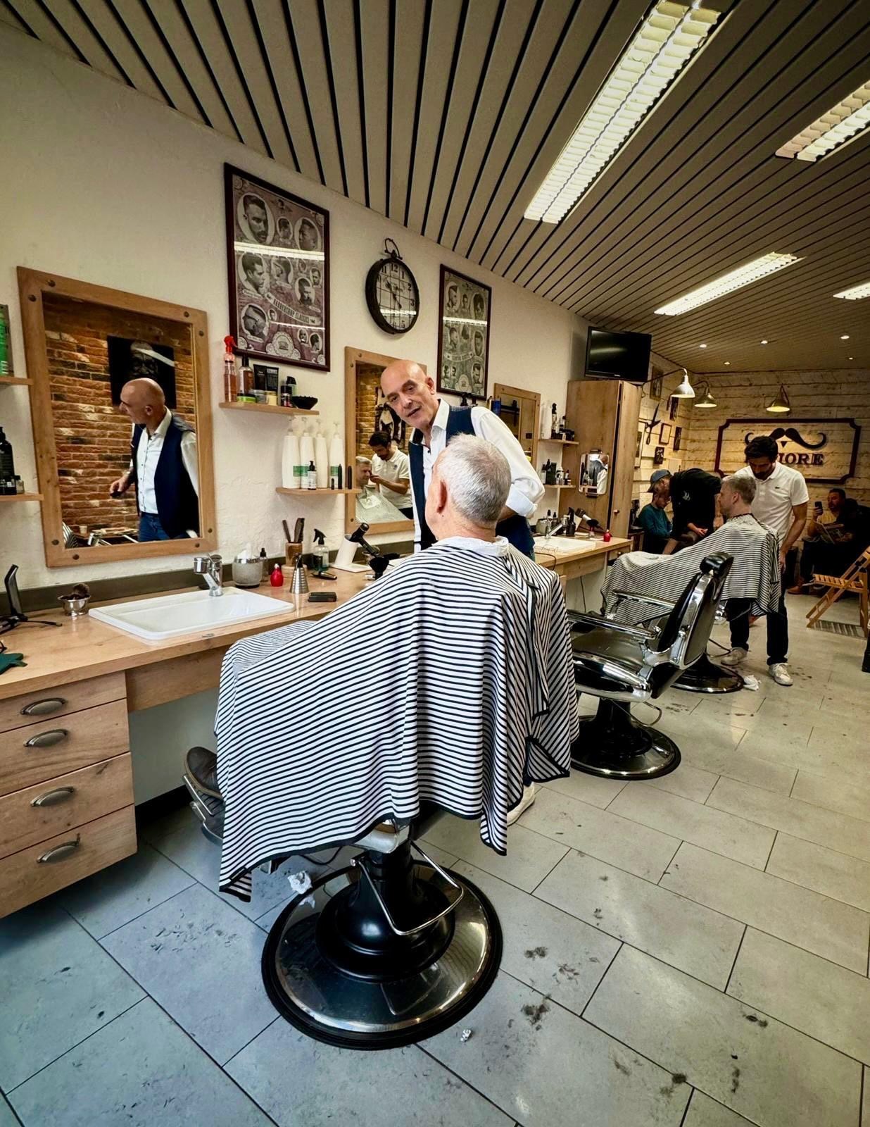 Ambiance vintage barber shop