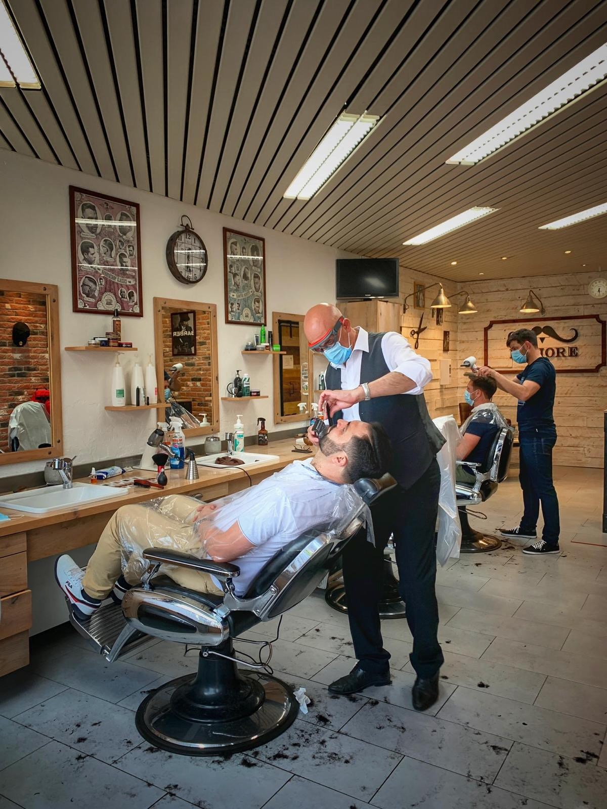 Rasage traditionnel en cours