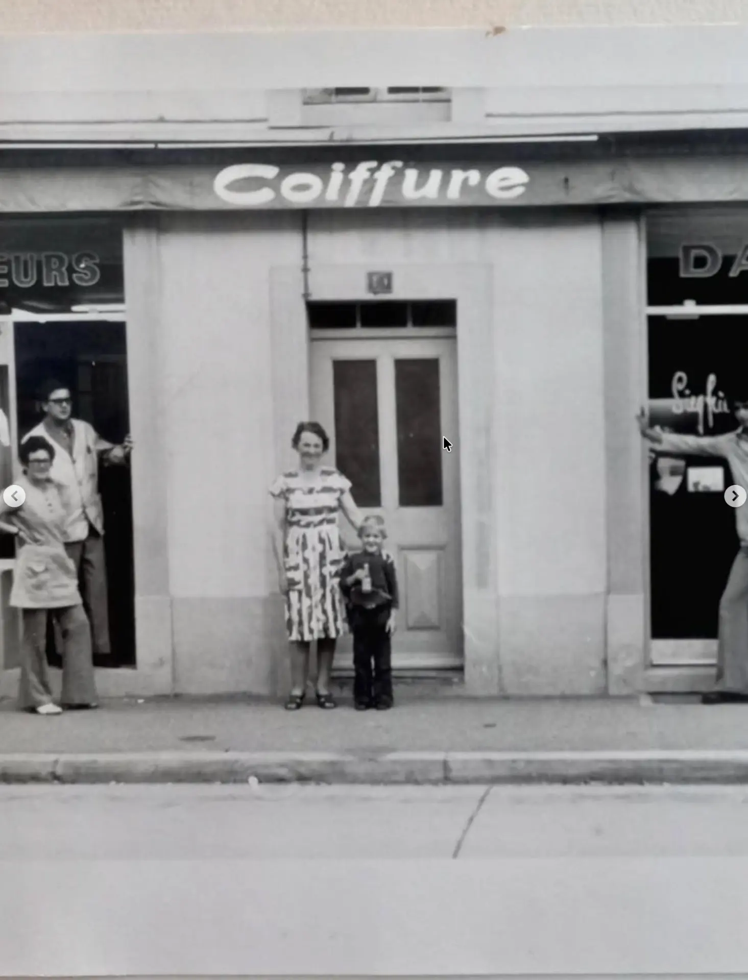 Die Ladenfront des ersten Salons