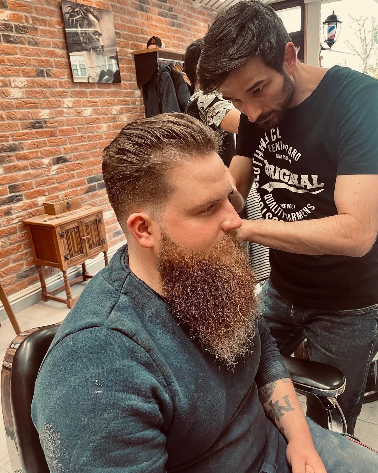 Dégradé impeccable et barbe